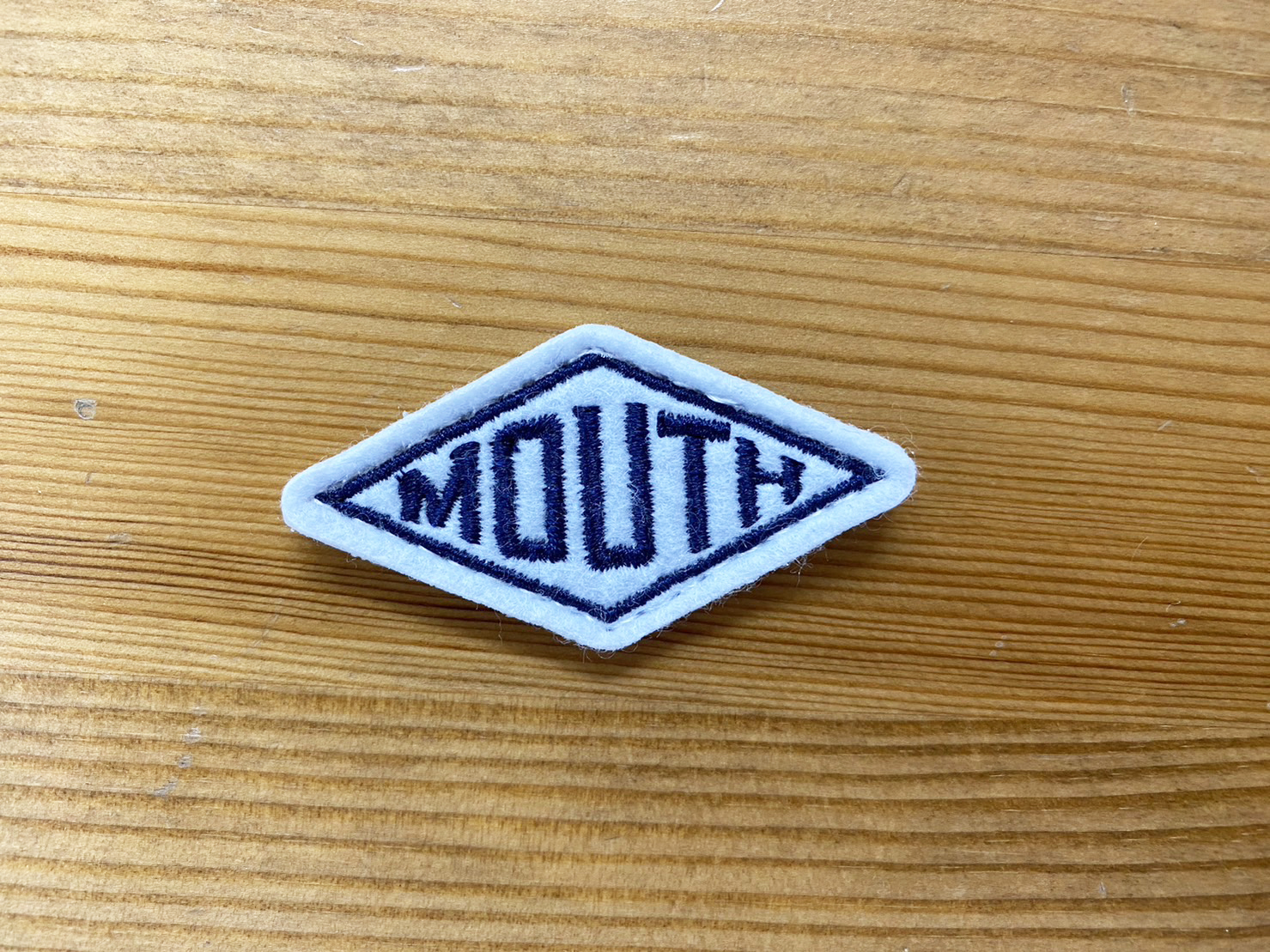 MOUTHロゴワッペン