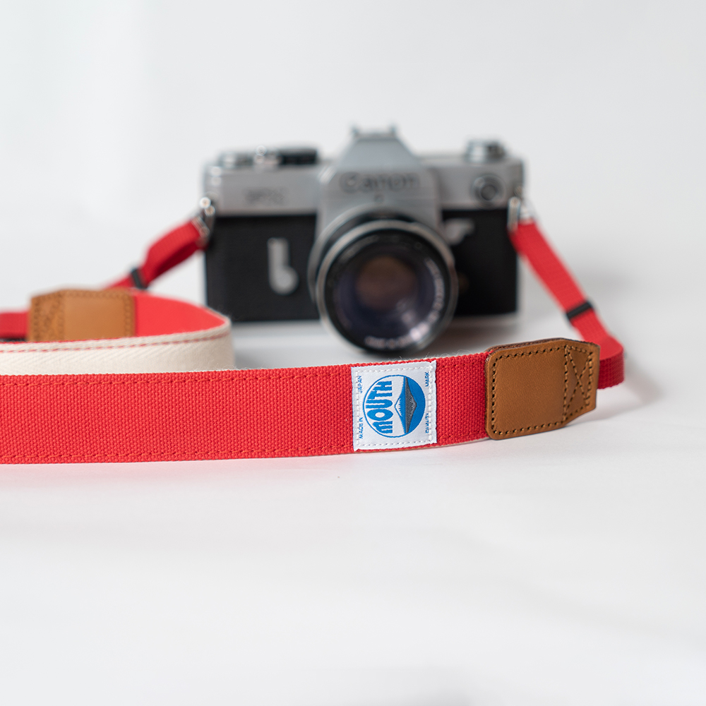 【アウトレット】MJC13028 30mm Delicious Camera Strap (RED)裏地ナチュラル